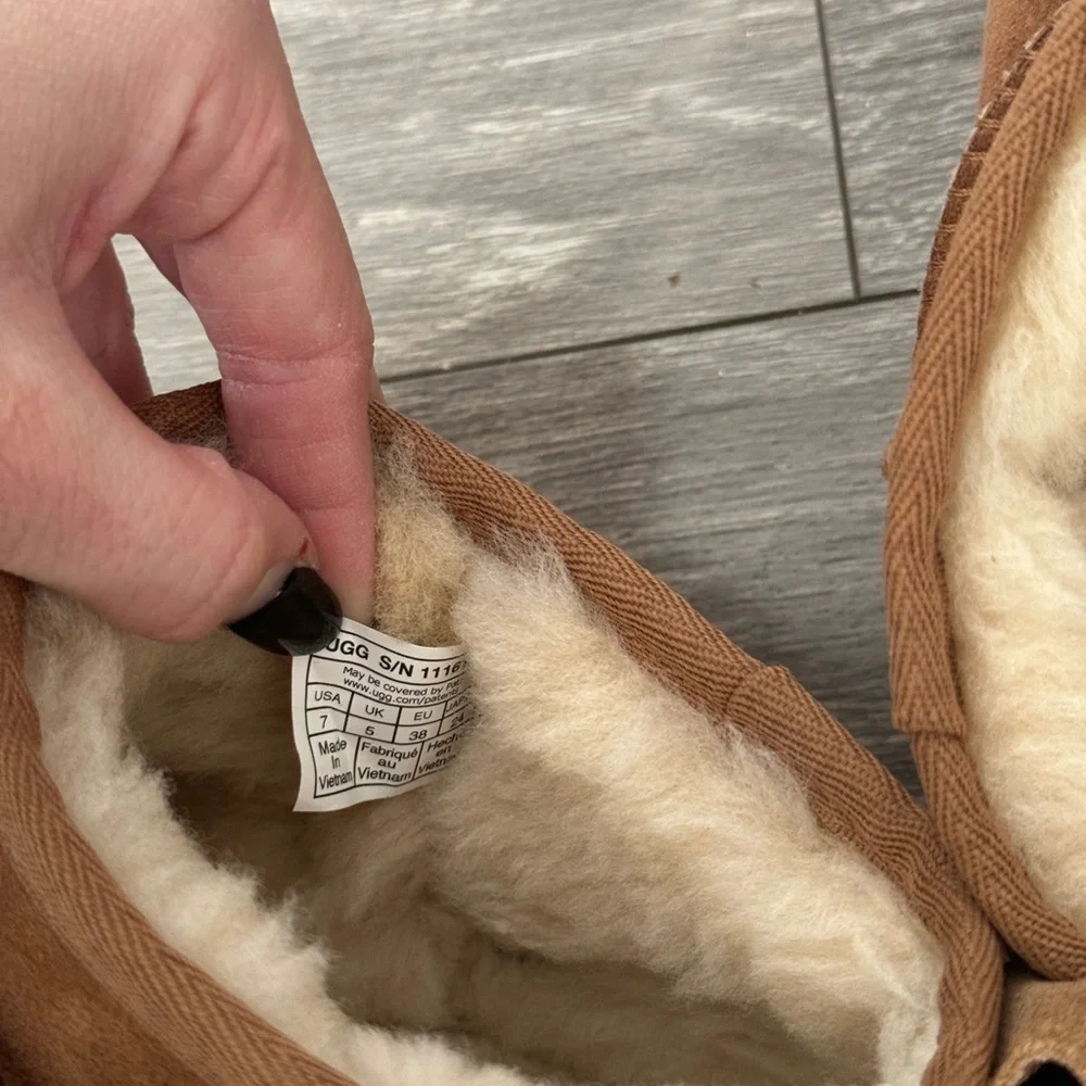 UGG Chestnut Ultra Mini Boots 7 - Picture 9 of 9